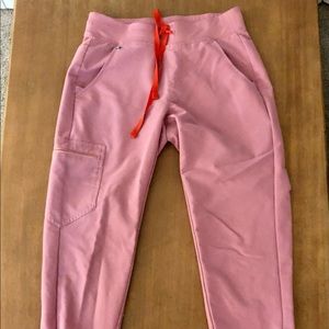 Figs brand pink Zamora scrubs